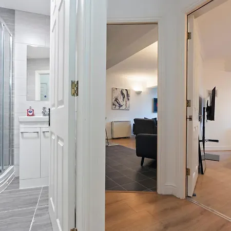 Leeds Elegant Flat In Prime Location - Sleeps 4 - Parking * Leeds (West Yorkshire)