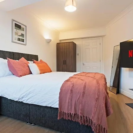 Leeds Elegant Flat In Prime Location - Sleeps 4 - Parking Leeds (West Yorkshire)