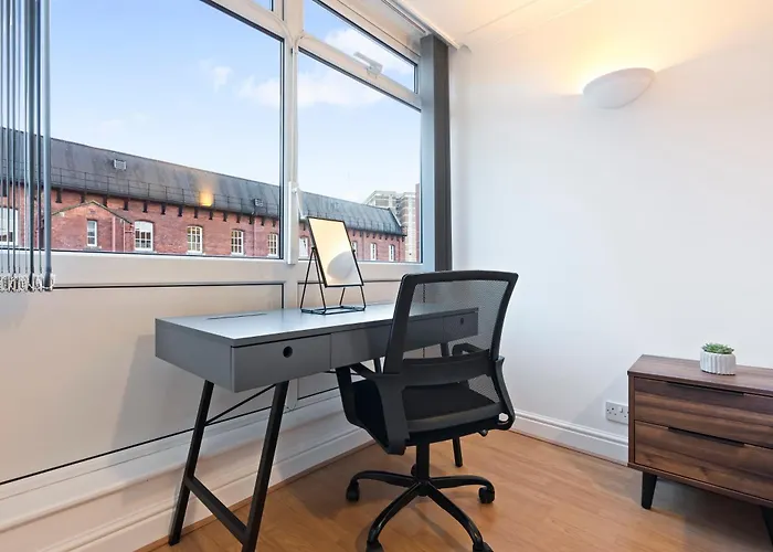 - Private Parking - Reliable Wifi - Sleeps Four