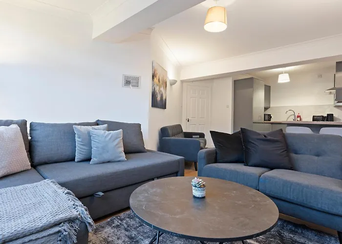 Apartment - Private Parking - Reliable Wifi - Sleeps Four